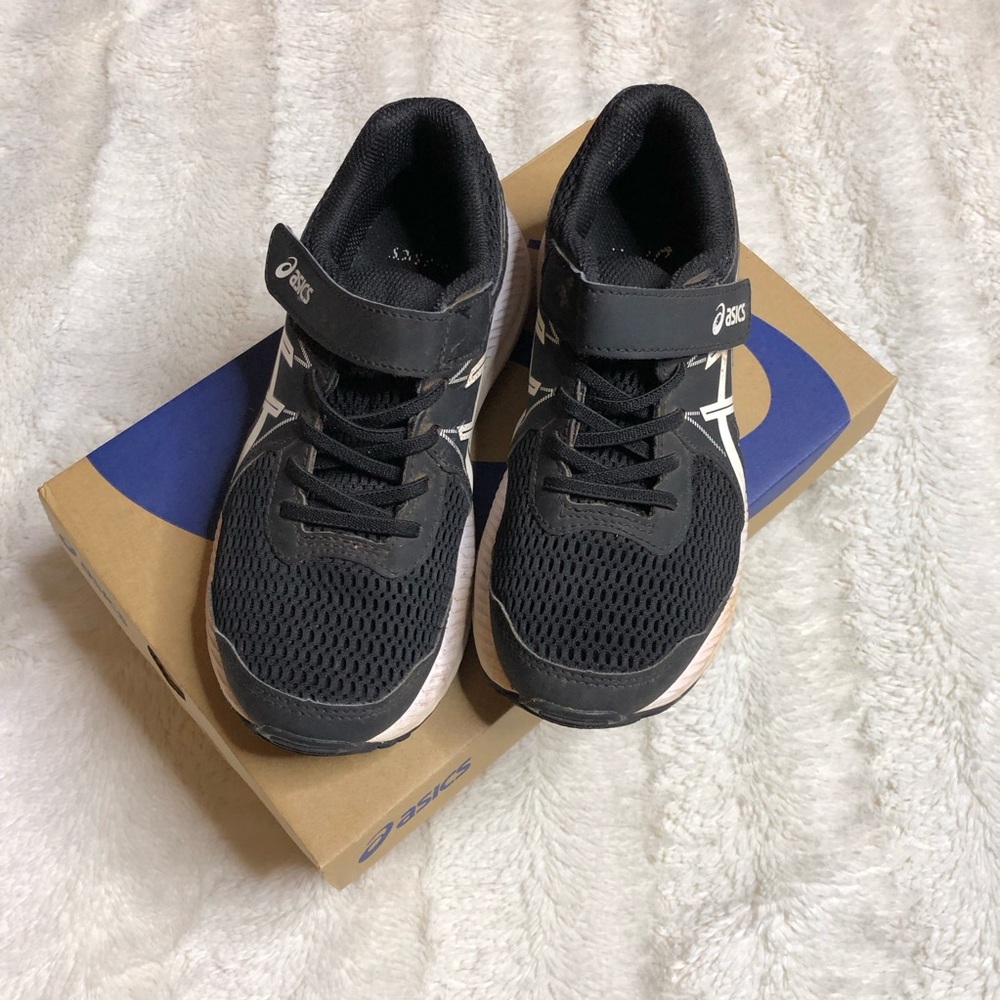 Asics kids black white Contend 7 PS sneakers size US 3